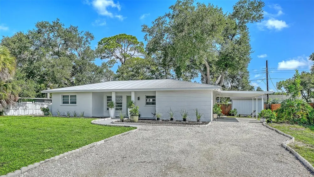 2719 TEMPLE STREET Sarasota, FL 34239