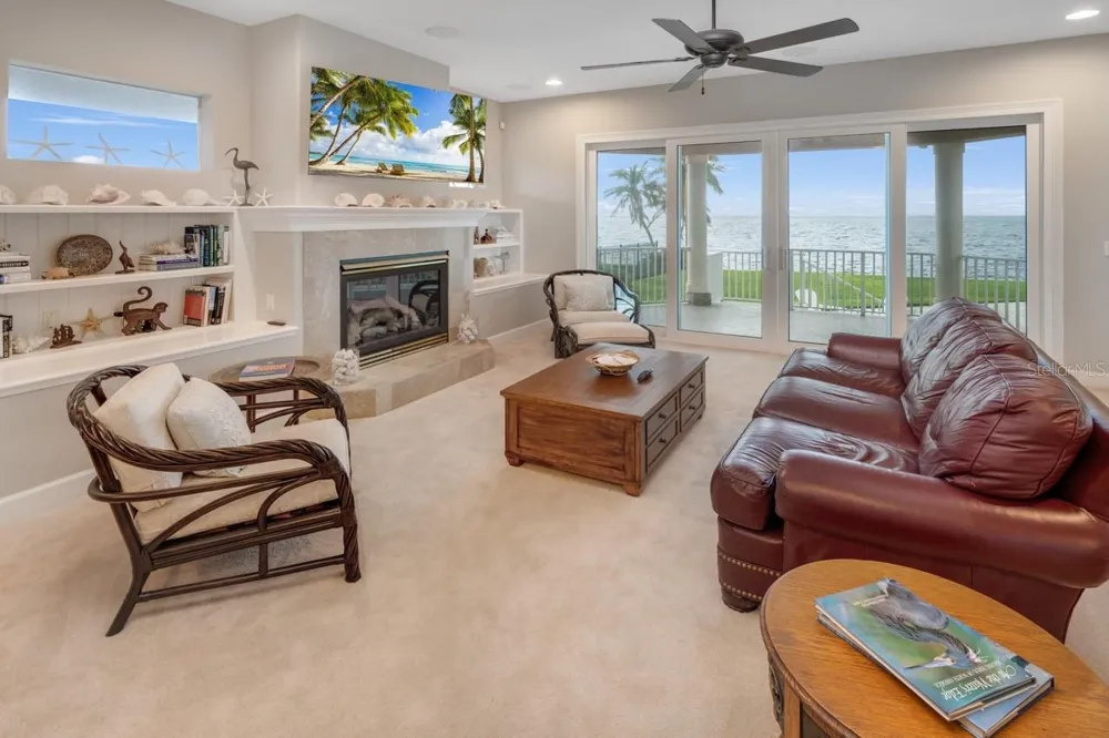 5918 BAHAMA SHORES DRIVE S St Petersburg, FL 33705