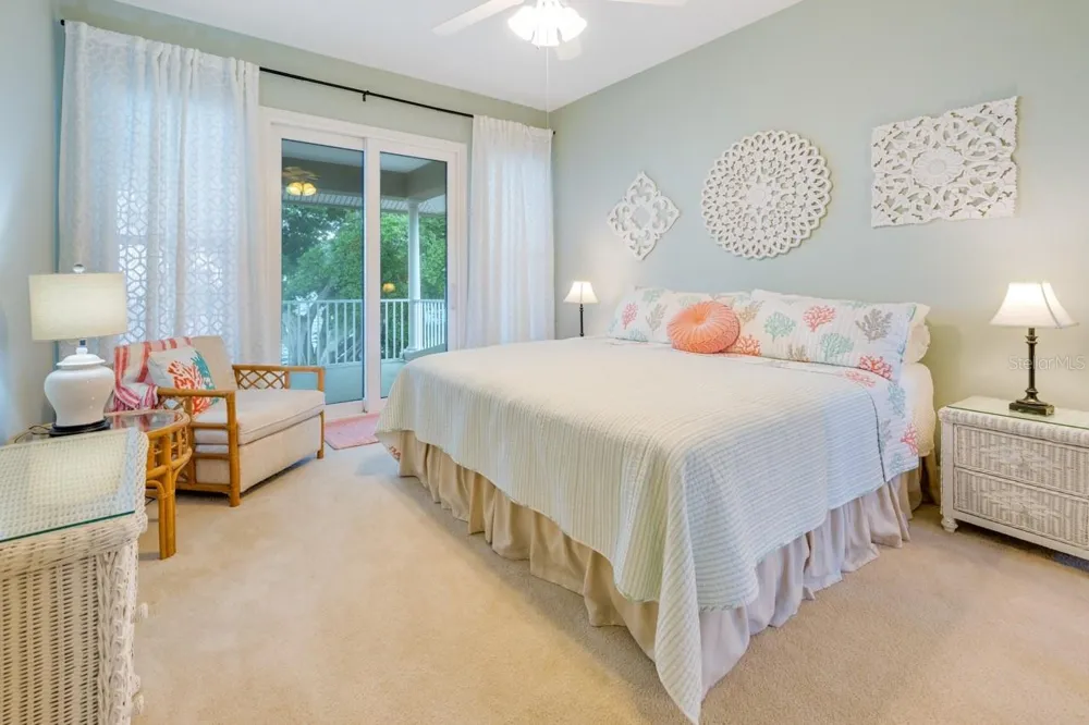5918 BAHAMA SHORES DRIVE S St Petersburg, FL 33705