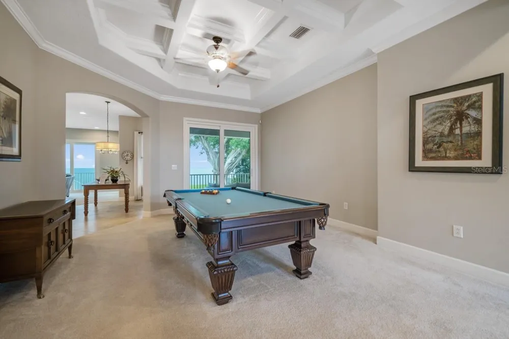 5918 BAHAMA SHORES DRIVE S St Petersburg, FL 33705