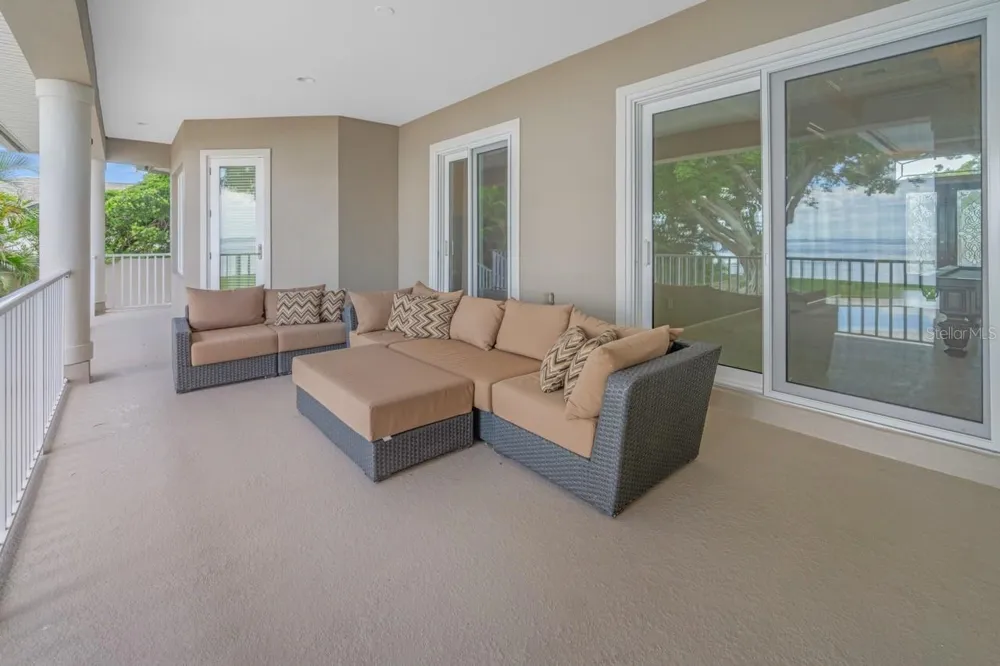 5918 BAHAMA SHORES DRIVE S St Petersburg, FL 33705