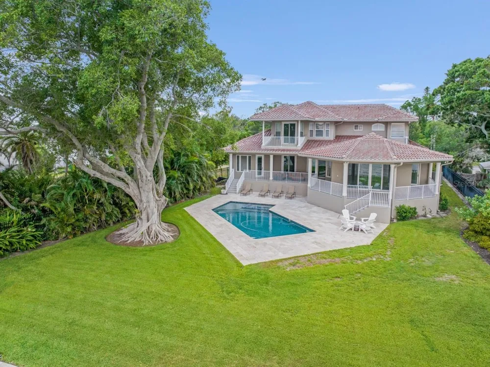 5918 BAHAMA SHORES DRIVE S St Petersburg, FL 33705