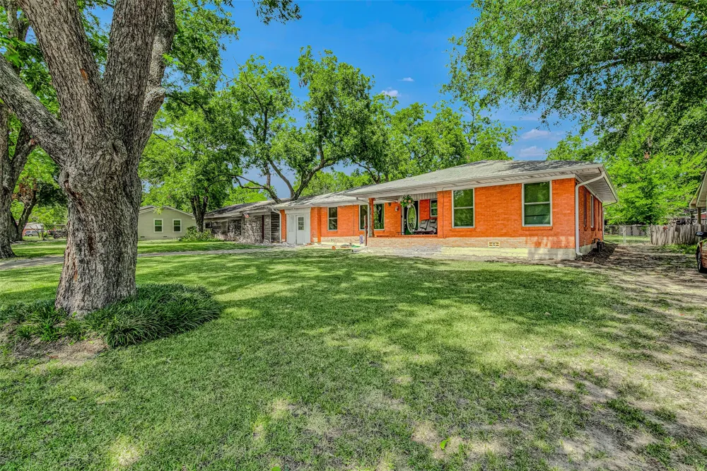112 Oak Drive Terrell, TX 75160