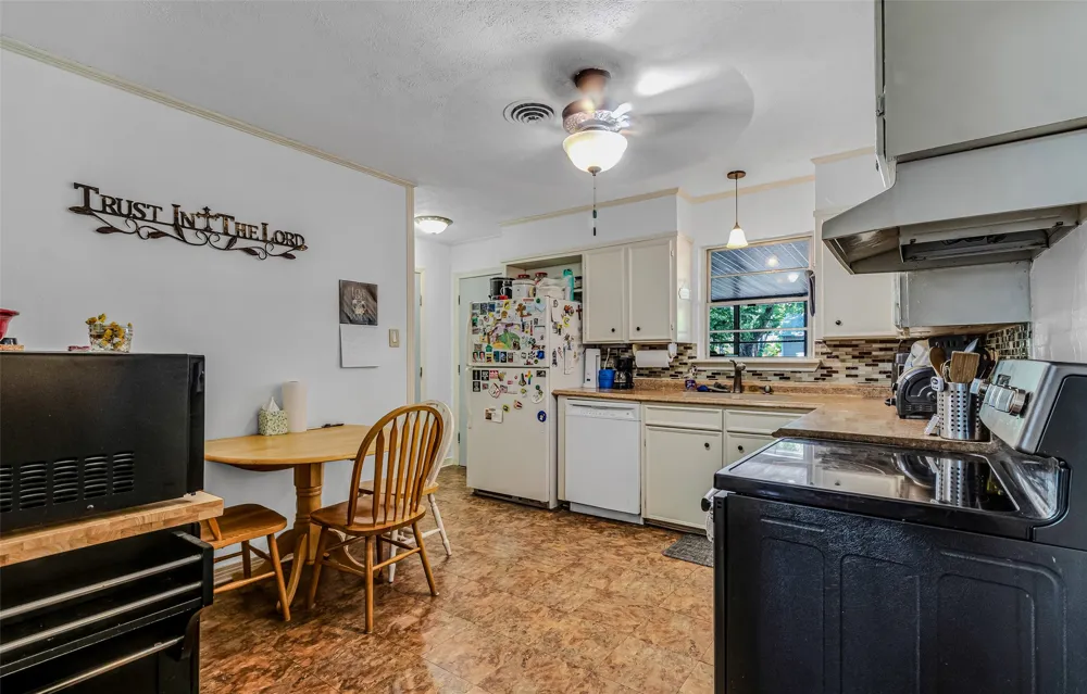 112 Oak Drive Terrell, TX 75160