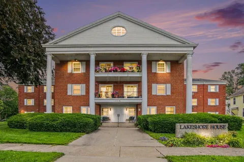 1249 Lakeshore Drive #315