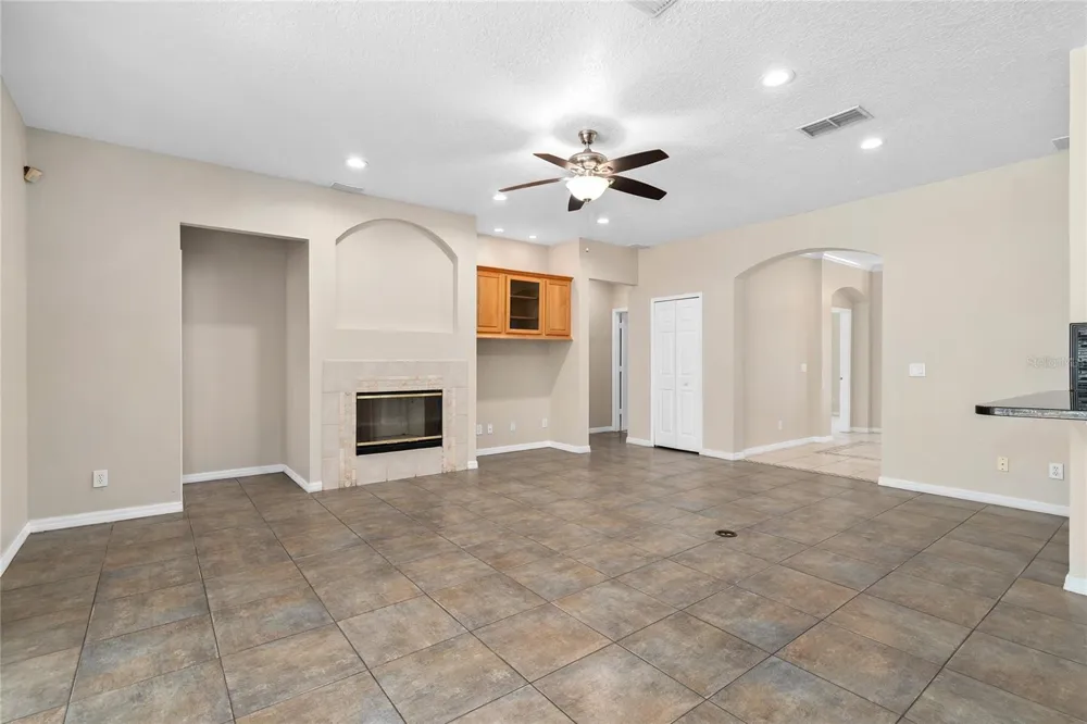 13821 AMBERLEIGH ROAD Orlando, FL 32837