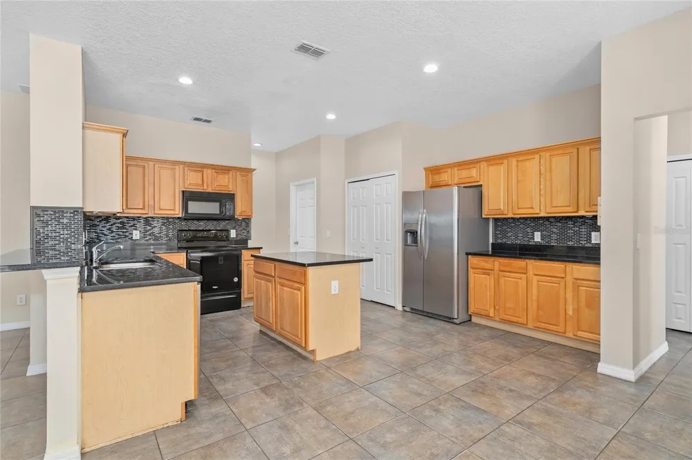 13821 AMBERLEIGH ROAD Orlando, FL 32837