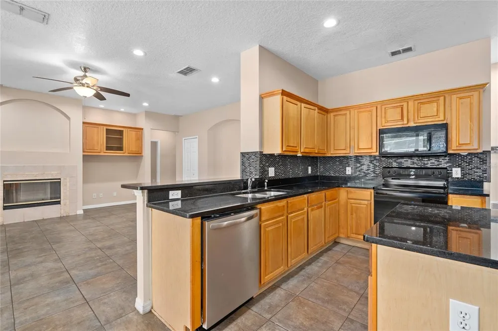 13821 AMBERLEIGH ROAD Orlando, FL 32837