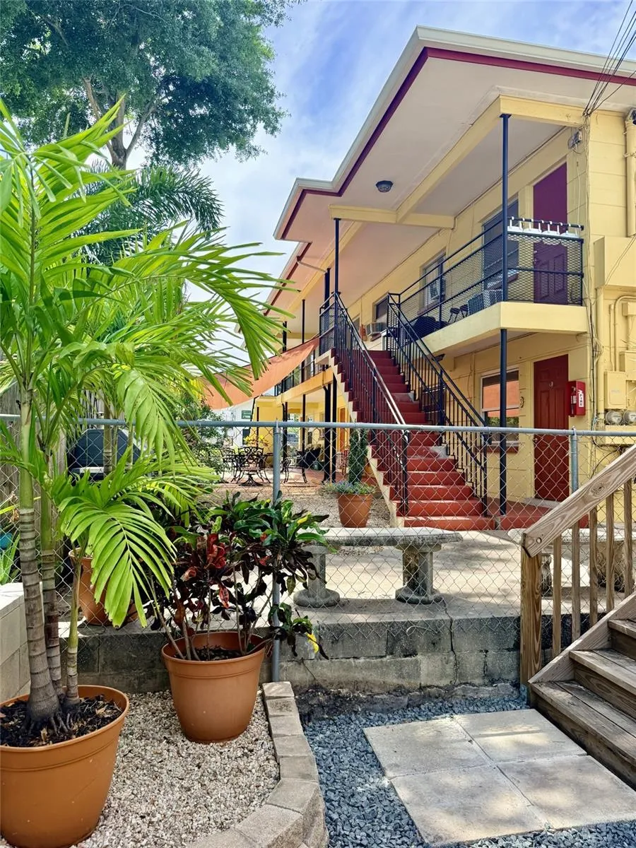 1135 HIGHLAND STREET #7 St Petersburg, FL 33701