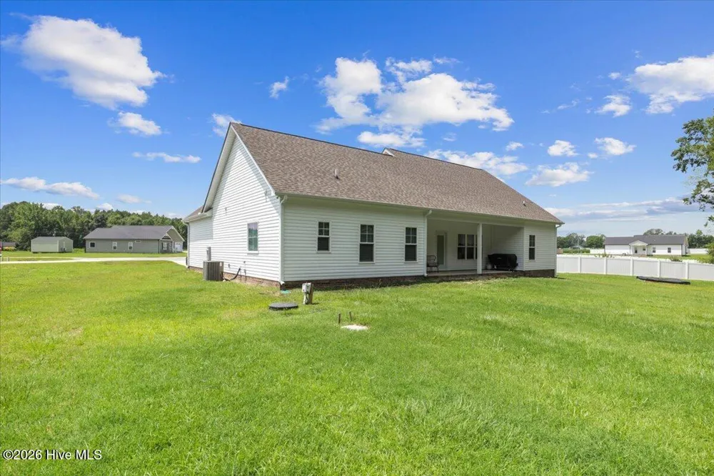 111 Oakbridge Way Pikeville, NC 27863