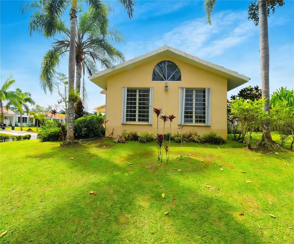 160 CAMINO DE LAS POMARROSAS URB. HACIENDA SABANERA Cidra, PR 00739