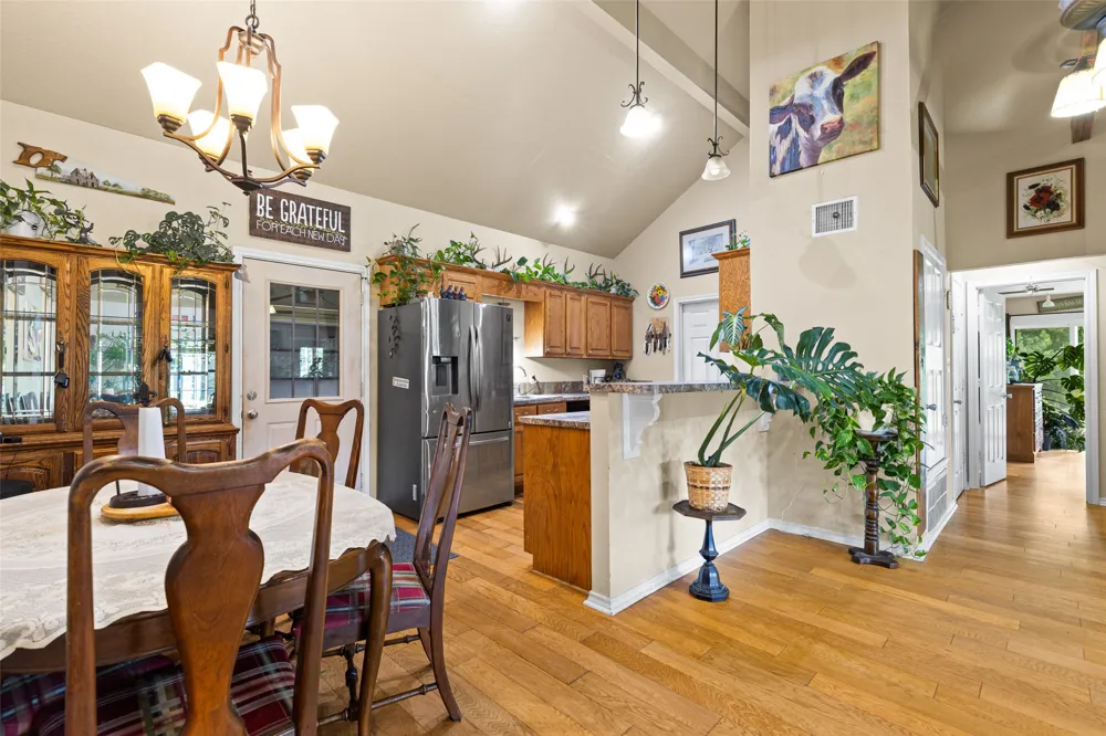 2847 1764 ROAD Jefferson, TX 75657