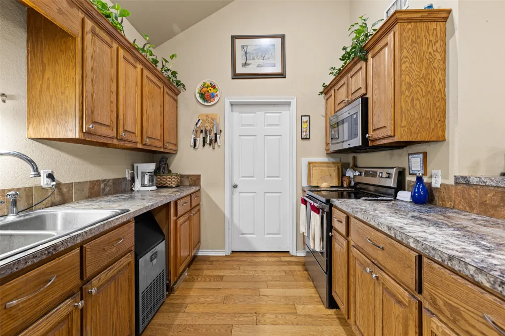 2847 1764 ROAD Jefferson, TX 75657
