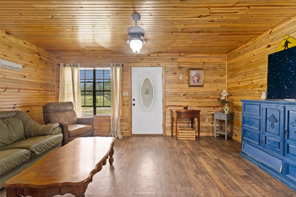 2847 1764 ROAD Jefferson, TX 75657