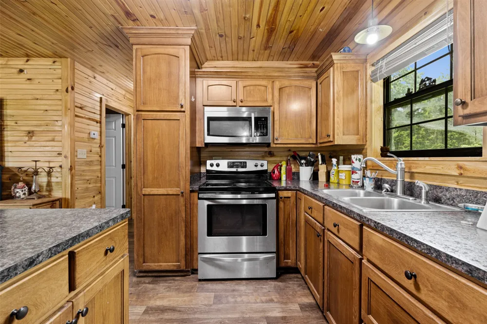 2847 1764 ROAD Jefferson, TX 75657