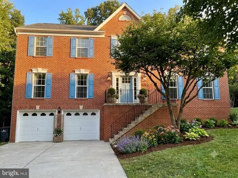 4805 ASHFORD PLACE