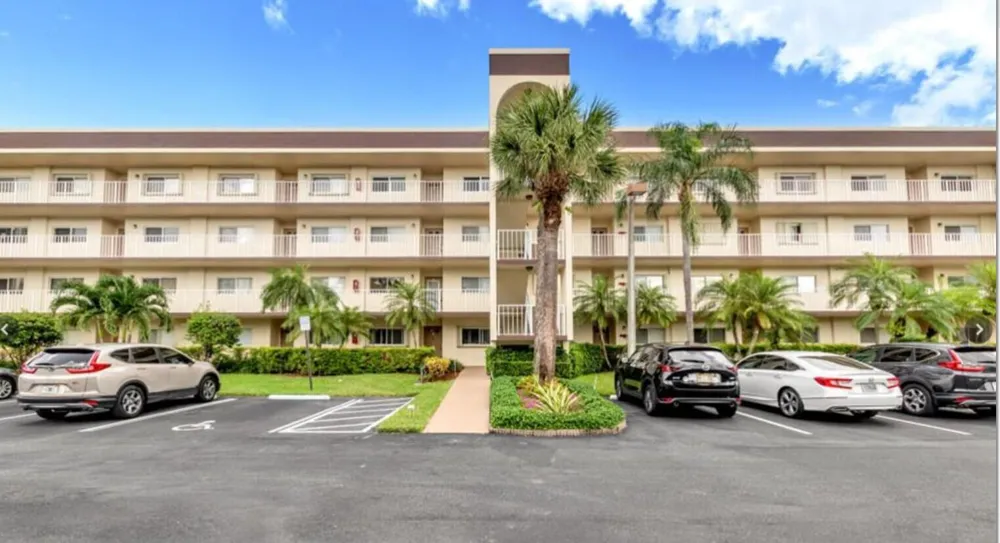 4735 LUCERNE LAKES BOULEVARD E #204 Lake Worth, FL 33467