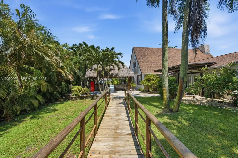 5011 Hawkhurst Ave Southwest Ranches, FL 33331