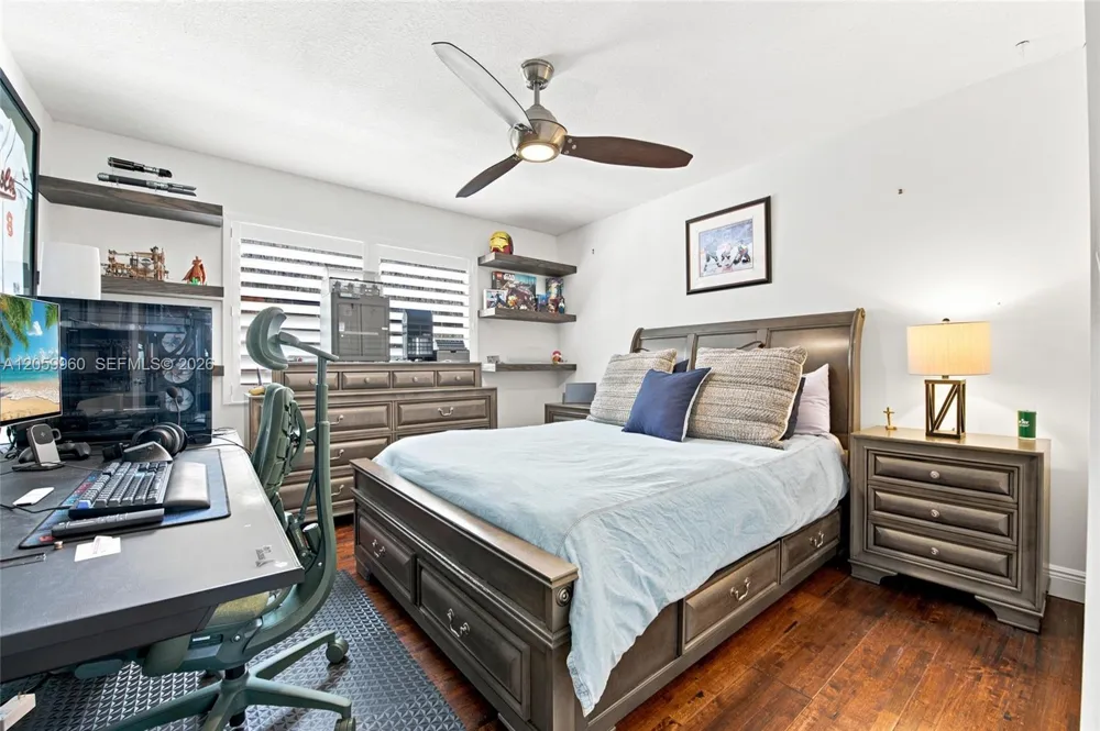 5011 Hawkhurst Ave Southwest Ranches, FL 33331