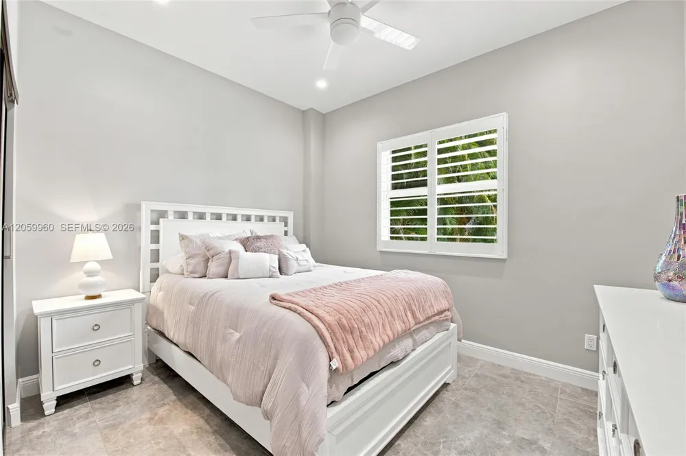 5011 Hawkhurst Ave Southwest Ranches, FL 33331