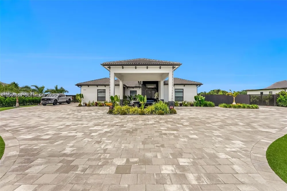 18261 SW 224th St Miami, FL 33170
