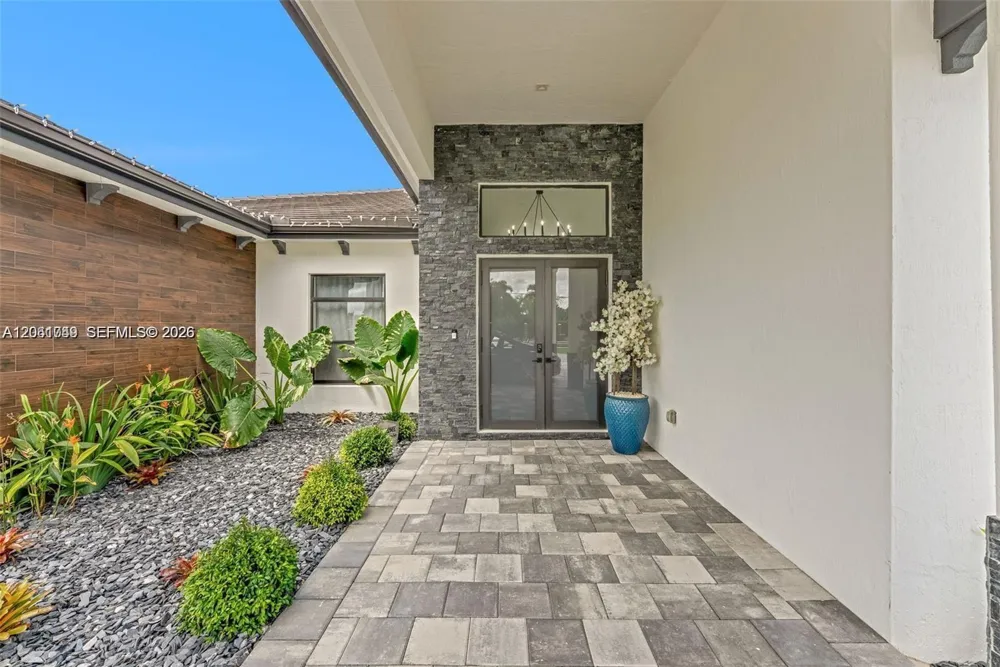 18261 SW 224th St Miami, FL 33170
