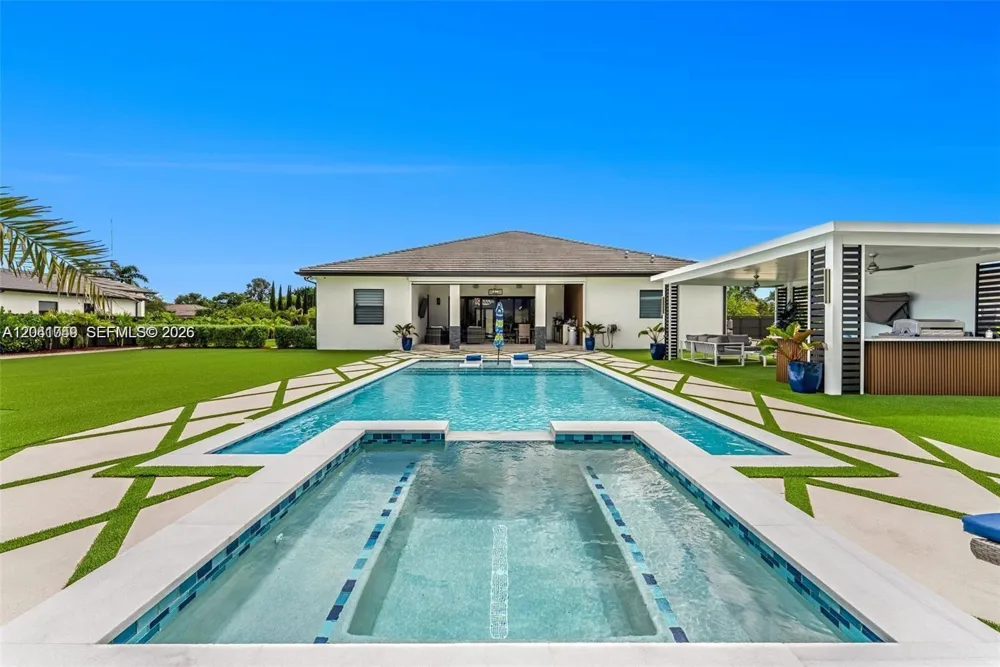 18261 SW 224th St Miami, FL 33170
