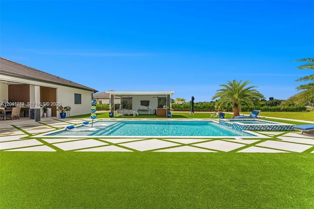 18261 SW 224th St Miami, FL 33170