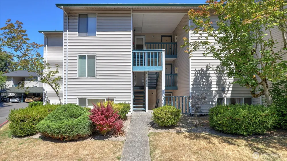 17431 Ambaum Boulevard S #D2 Burien, WA 98148