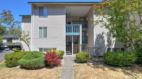 17431 Ambaum Boulevard S #D2