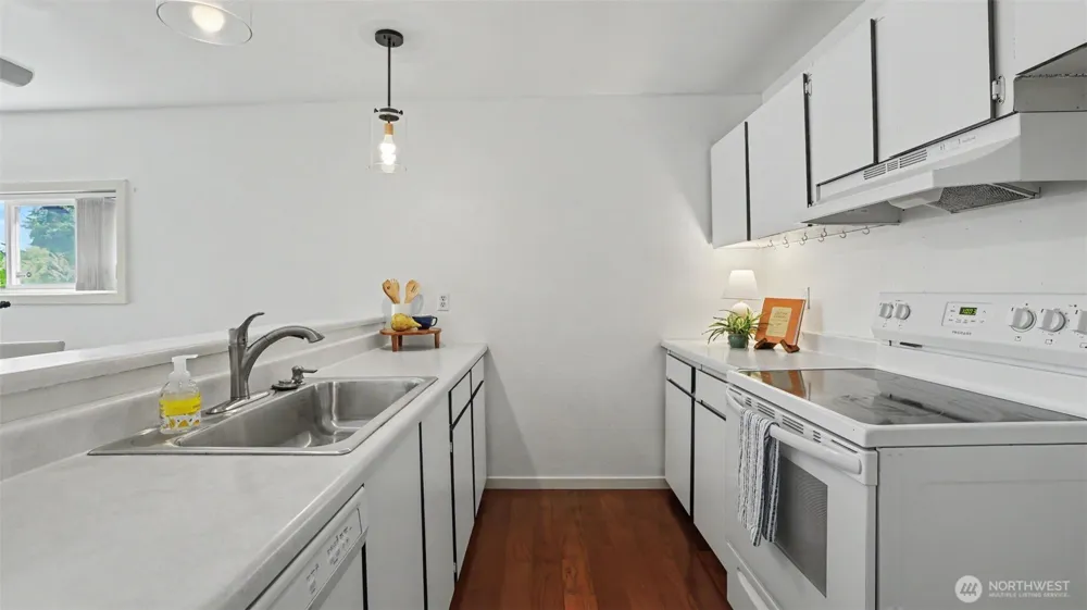 17431 Ambaum Boulevard S #D2 Burien, WA 98148