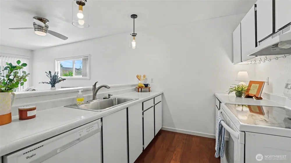 17431 Ambaum Boulevard S #D2 Burien, WA 98148