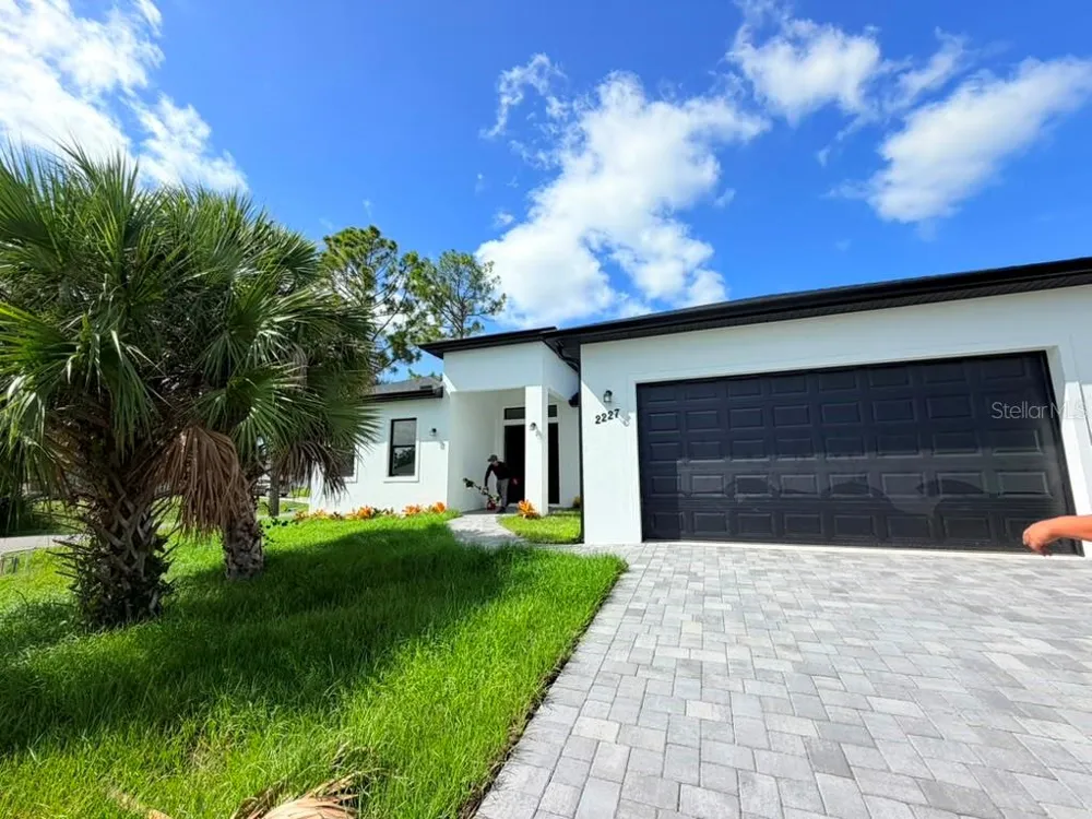 2227 SAYBROOK AVENUE North Port, FL 34286