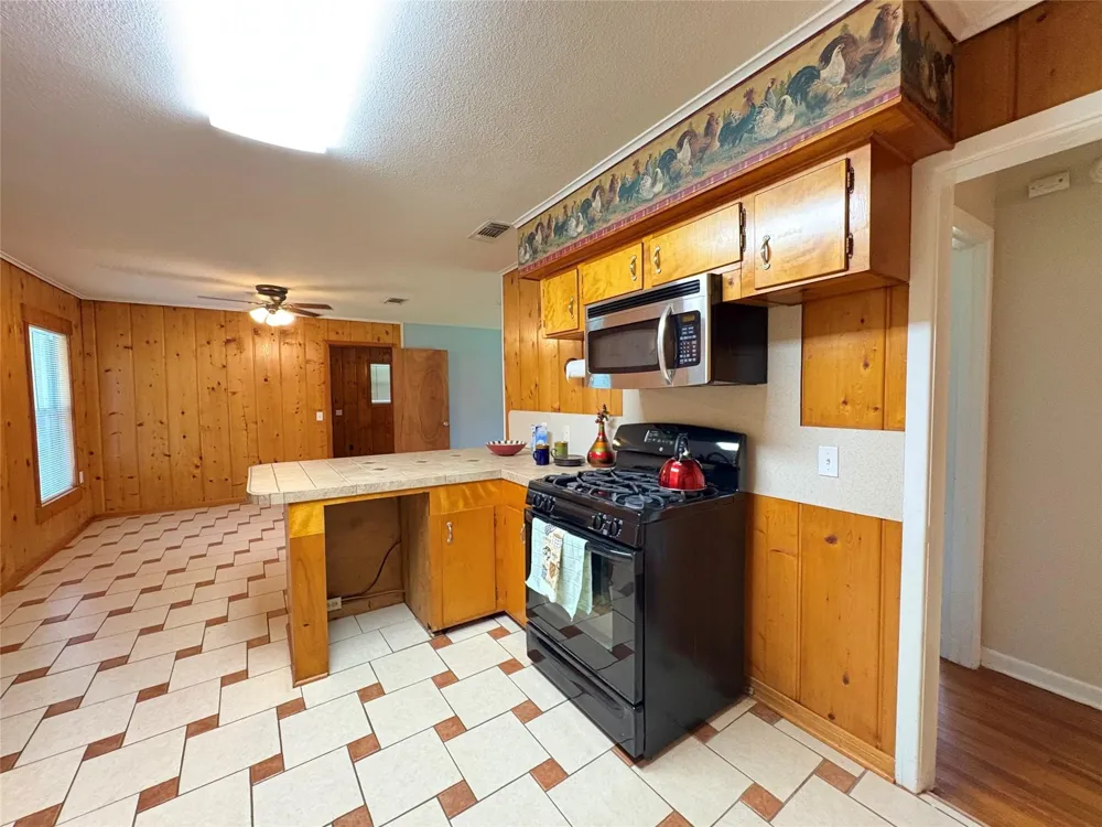 105 Calloway Hughes Springs, TX 75656