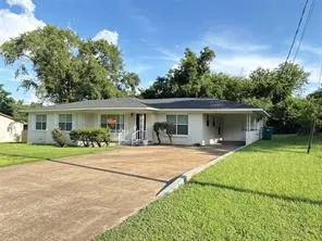 105 Calloway Hughes Springs, TX 75656