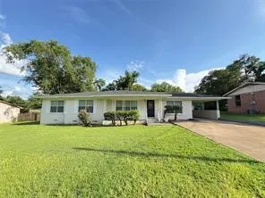 105 Calloway Hughes Springs, TX 75656
