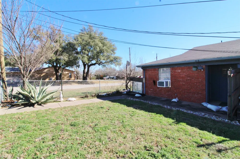 715 E 3rd Street #2 Weatherford, TX 76086
