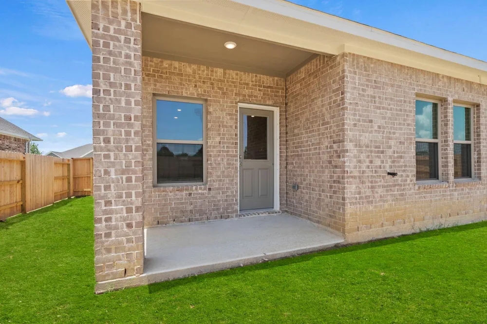 6722 Pebble Bluff Court Cove, TX 77523