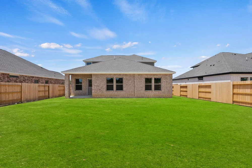 6722 Pebble Bluff Court Cove, TX 77523