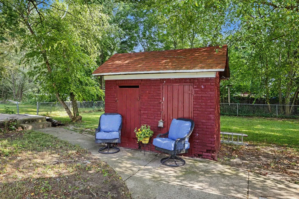 1713 12th Street Niles, MI 49120