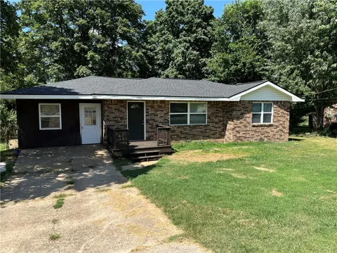 1002 Bobo Avenue