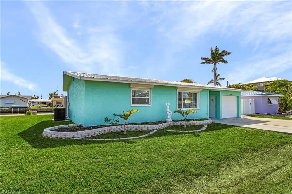 2709 Clyde Street Matlacha, FL 33993