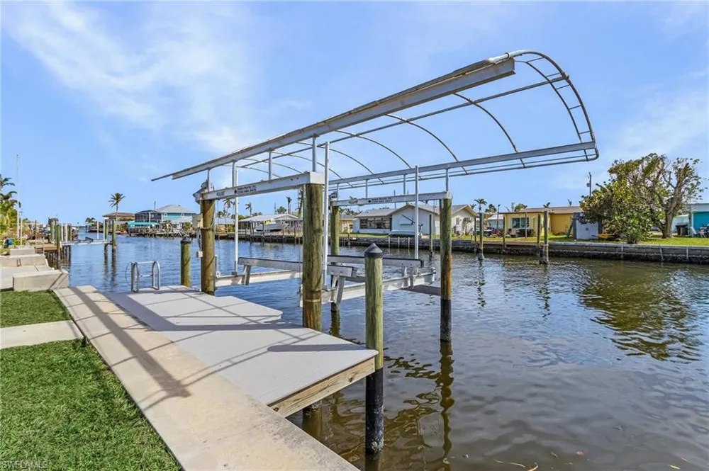 2709 Clyde Street Matlacha, FL 33993