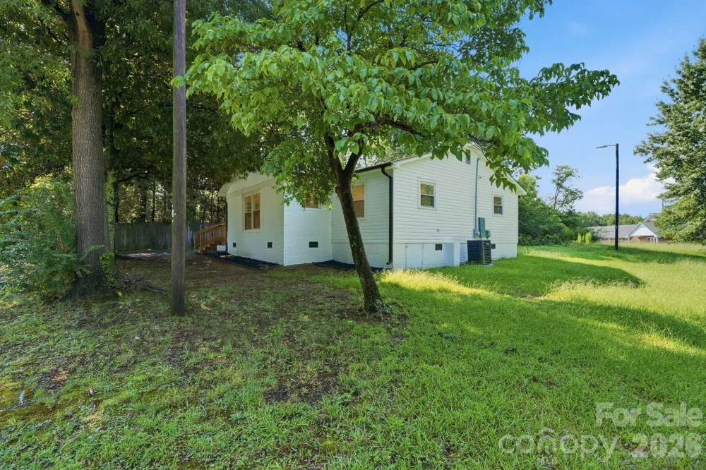 45680 Blackhawk Lane New London, NC 28127