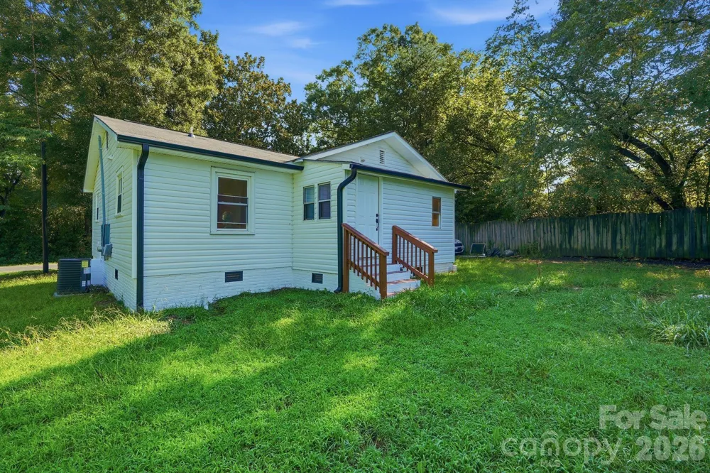 45680 Blackhawk Lane New London, NC 28127