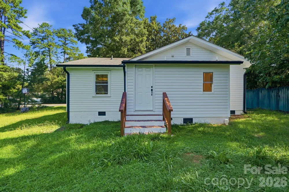 45680 Blackhawk Lane New London, NC 28127