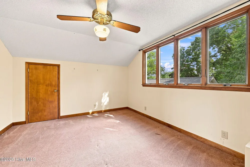 463 E Water Street Belhaven, NC 27810