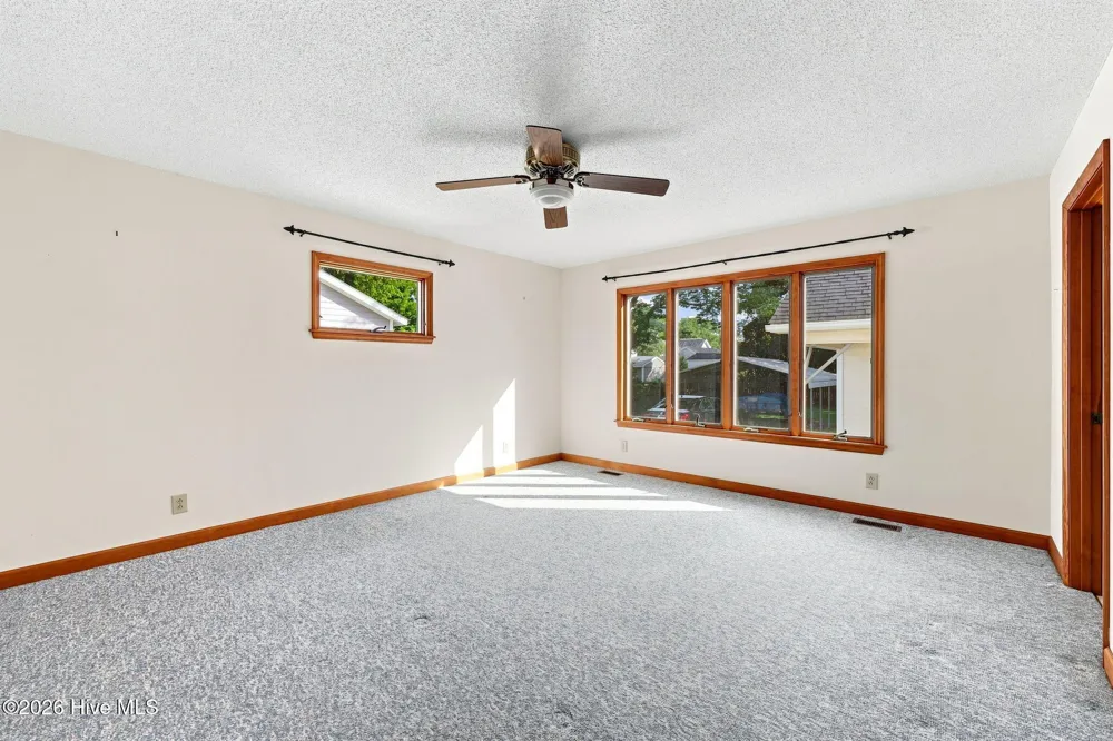 463 E Water Street Belhaven, NC 27810