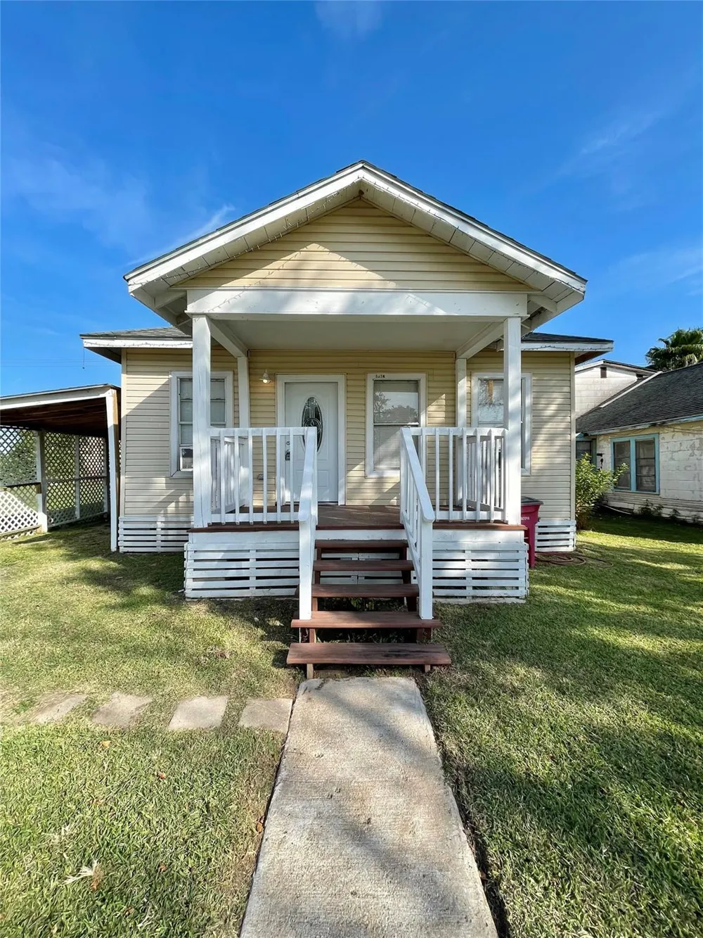 1014 W 4th Street Freeport, TX 77541