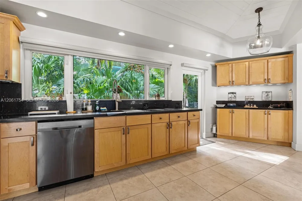 157 Navajo St Tavernier, FL 33070